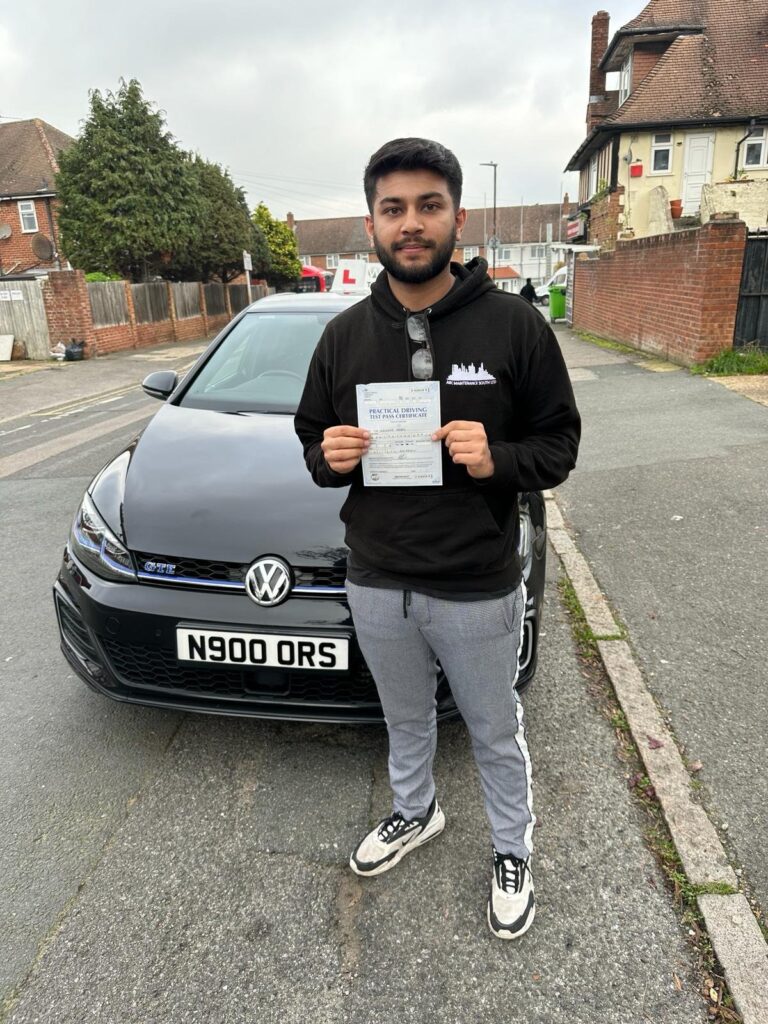 Bagshot Driving Lessons, Surrey - Flex Driving Academy