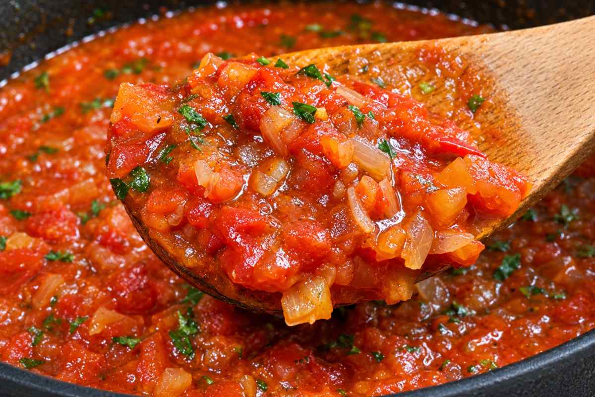 Pilipili ya Kukaanga | Authentic Swahili Chilli Sauce Recipe